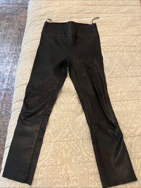 Black Women's Leather Capris